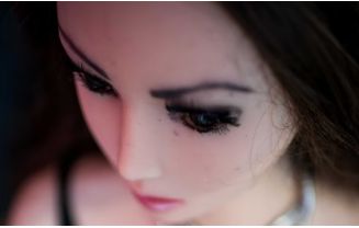 Секс ляльки бувають різні... Силіконові, вінілові, латексні