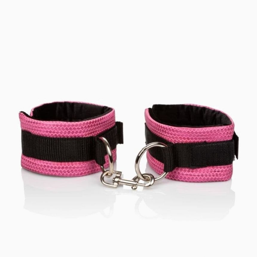 CalExotics Tickle Me Pink Universal Cuffs - универсальные дизайнерские наручники CalExotics Tickle Me Pink Universal Cuffs - универсальные дизайнерские наручники