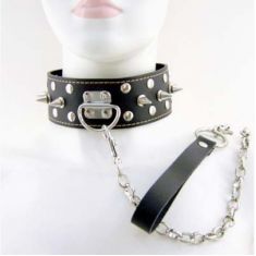 Нашийник з шпильками і поводком