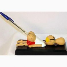 Прогнулся под ручку